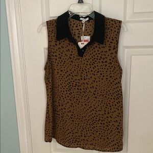 Leopard Print Sleeveless Top with Black Collar